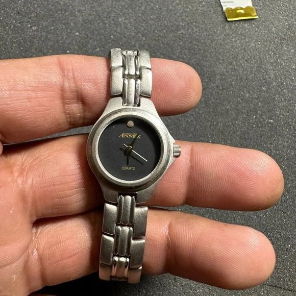 Casual Corner Annex Ladies Quartz Watch Silver Tone Black Diamond Dial Working - Picture 1 of 11